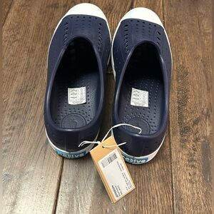 Brand New in Box Big Kids’ Size 2 Native Jefferson Shoes- Navy Blue & White